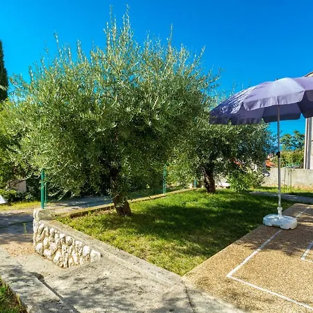 Apartmán With Parking Space Njivice, Krk - 20548 Njivice