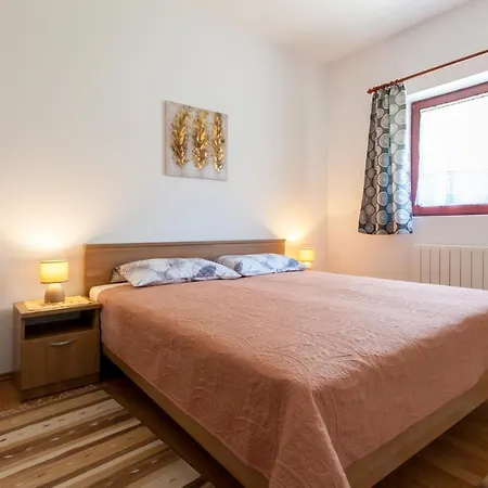Apartmán With Parking Space Njivice, Krk - 20548 Njivice