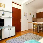 With Parking Space Njivice, Krk - 20548 Daire Njivice