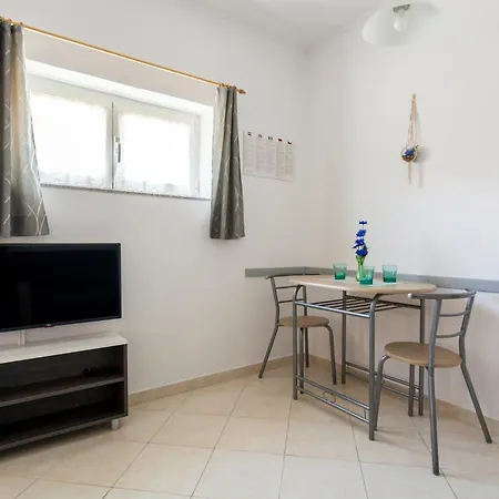Apartman With Parking Space Njivice, Krk - 20548 Njivice