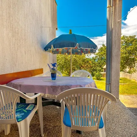 Apartman With Parking Space Njivice, Krk - 20548 *