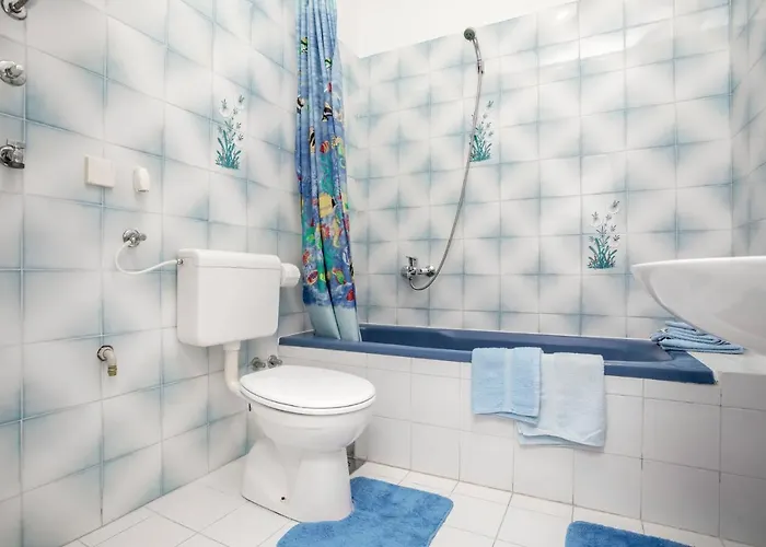 With Parking Space Njivice, Krk - 20548 شقة