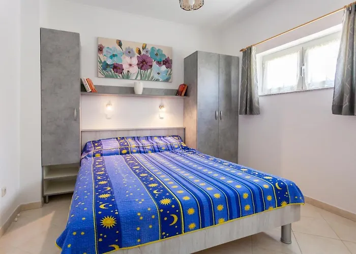 With Parking Space Njivice, Krk - 20548 * نجيفيش