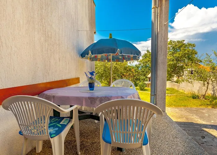 شقة With Parking Space Njivice, Krk - 20548 *